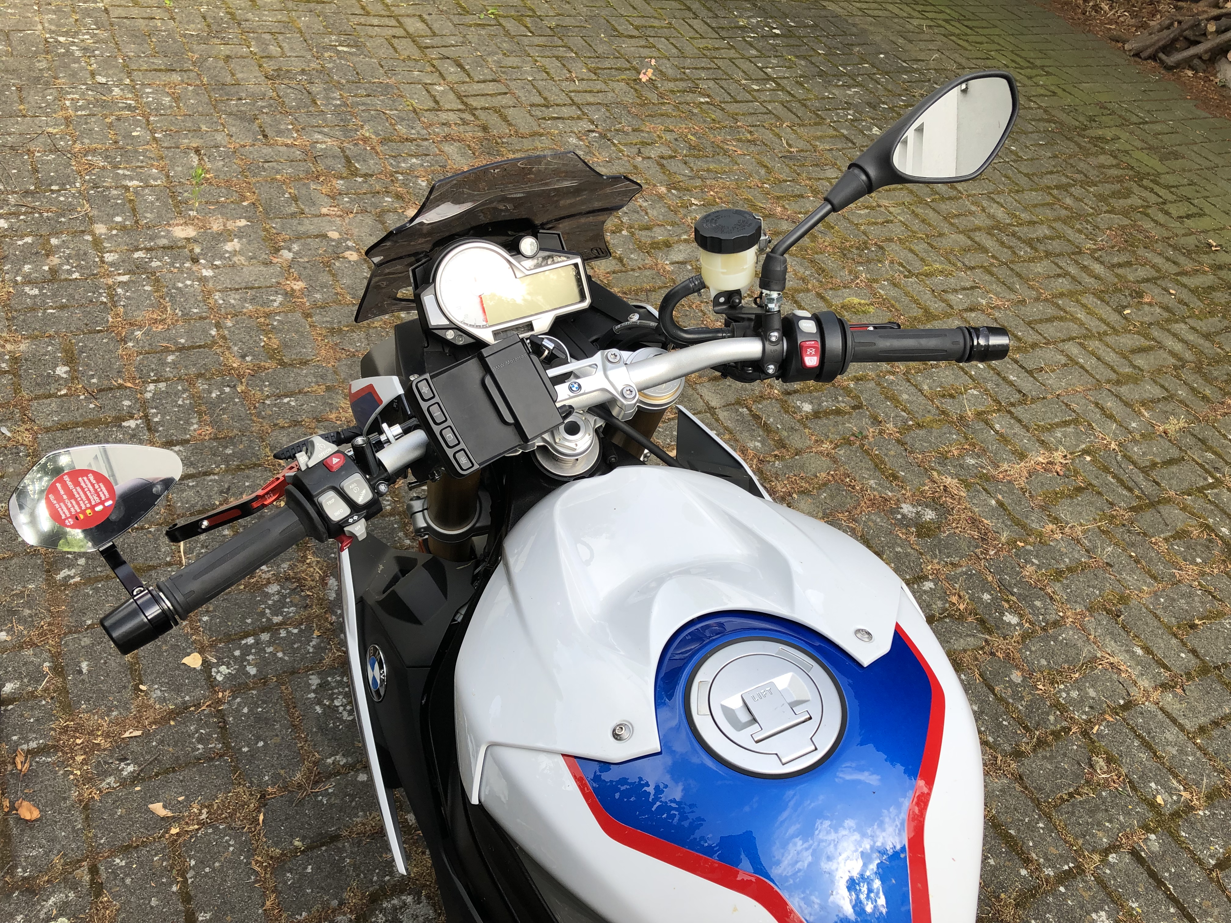 Kaufe Kleine Helm Take-out Rider Motorrad Handy Halterung